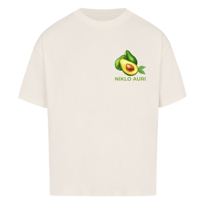 Naturweißes T-Shirt mit kleiner Avocado-Illustration und grünem „NIKLO AURI“-Schriftzug auf der linken Brustseite.