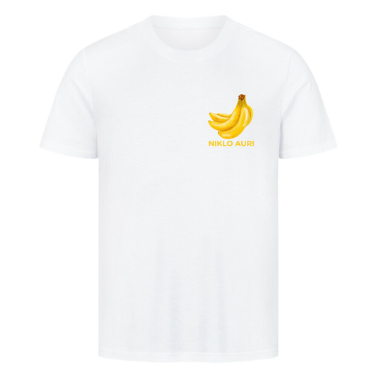 Weißes T-Shirt mit kleiner Bananen-Illustration und gelbem „NIKLO AURI“-Schriftzug auf der linken Brustseite.