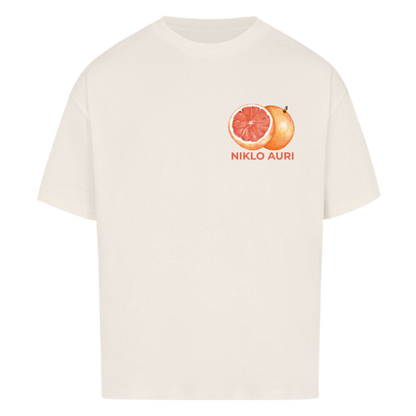 Naturweißes T-Shirt mit Grapefruit-Illustration und rotem „NIKLO AURI“-Schriftzug auf der linken Brustseite.