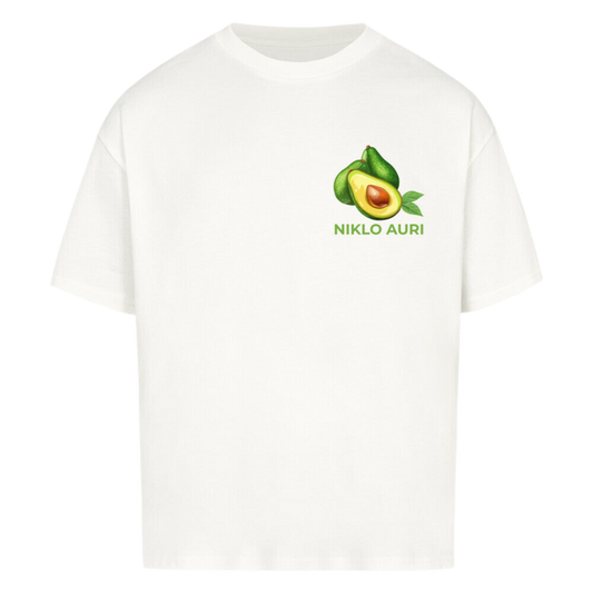 Weißes T-Shirt mit kleiner Avocado-Illustration und grünem „NIKLO AURI“-Schriftzug auf der linken Brustseite.