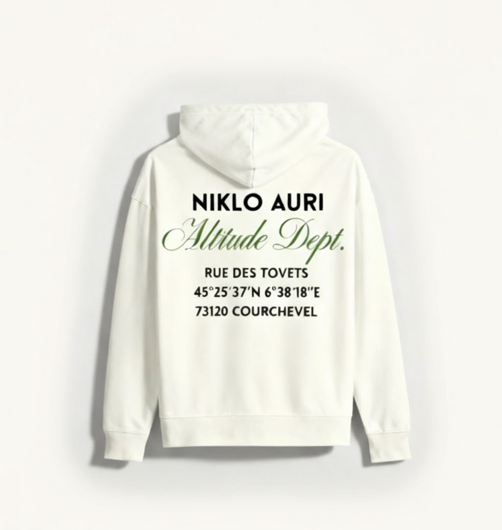 „Niklo Auri Altitude Dept. Hoodie – Off-White Hoodie mit Courchevel Backprint.“