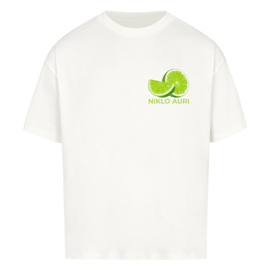 Weißes T-Shirt mit Limetten-Illustration und grünem „NIKLO AURI“-Schriftzug auf der linken Brustseite.