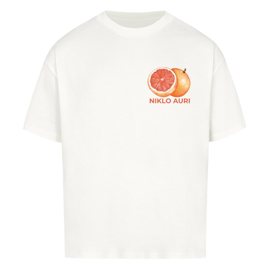 Weißes T-Shirt mit Grapefruit-Illustration und rotem „NIKLO AURI“-Schriftzug auf der linken Brustseite.