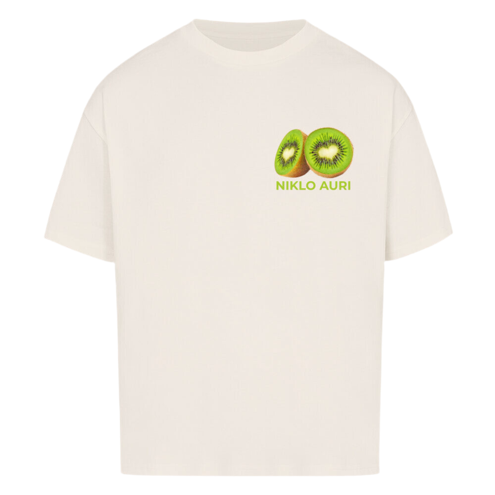 Naturweißes T-Shirt mit Kiwi-Illustration und grünem „NIKLO AURI“-Schriftzug auf der linken Brustseite.