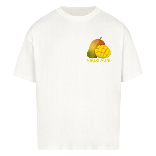 Weißes T-Shirt mit Mango-Illustration und gelbem „NIKLO AURI“-Schriftzug auf der linken Brustseite.