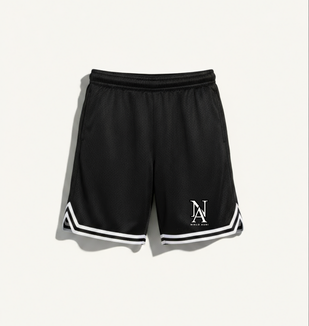 „Niklo Auri Mesh Shorts in Schwarz mit weißem Double-Trim und NA-Monogramm.“
