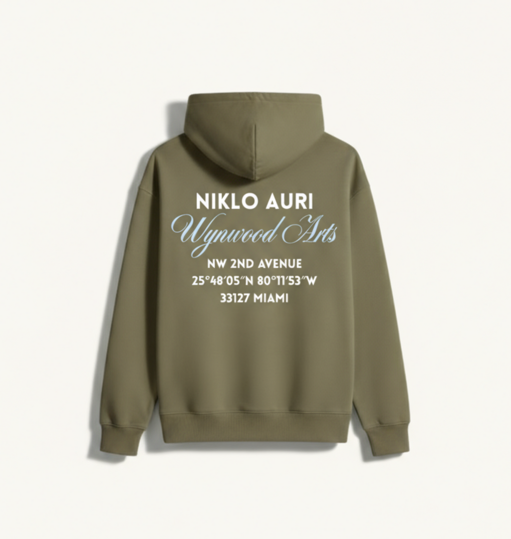 „Niklo Auri Wynwood Arts Hoodie – Olive Green mit Miami 2nd Avenue Backprint.“