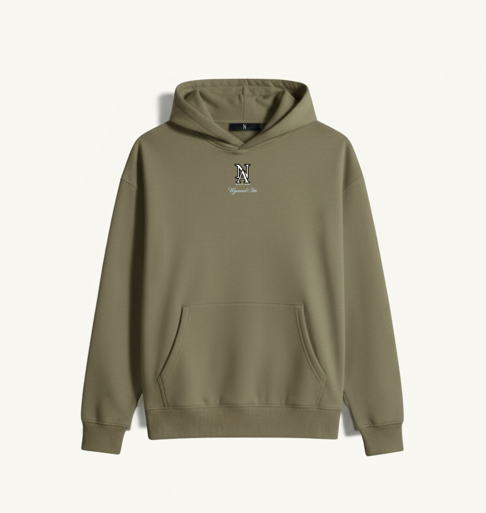 „Olive Grüner Niklo Auri Hoodie mit NA Monogramm.“